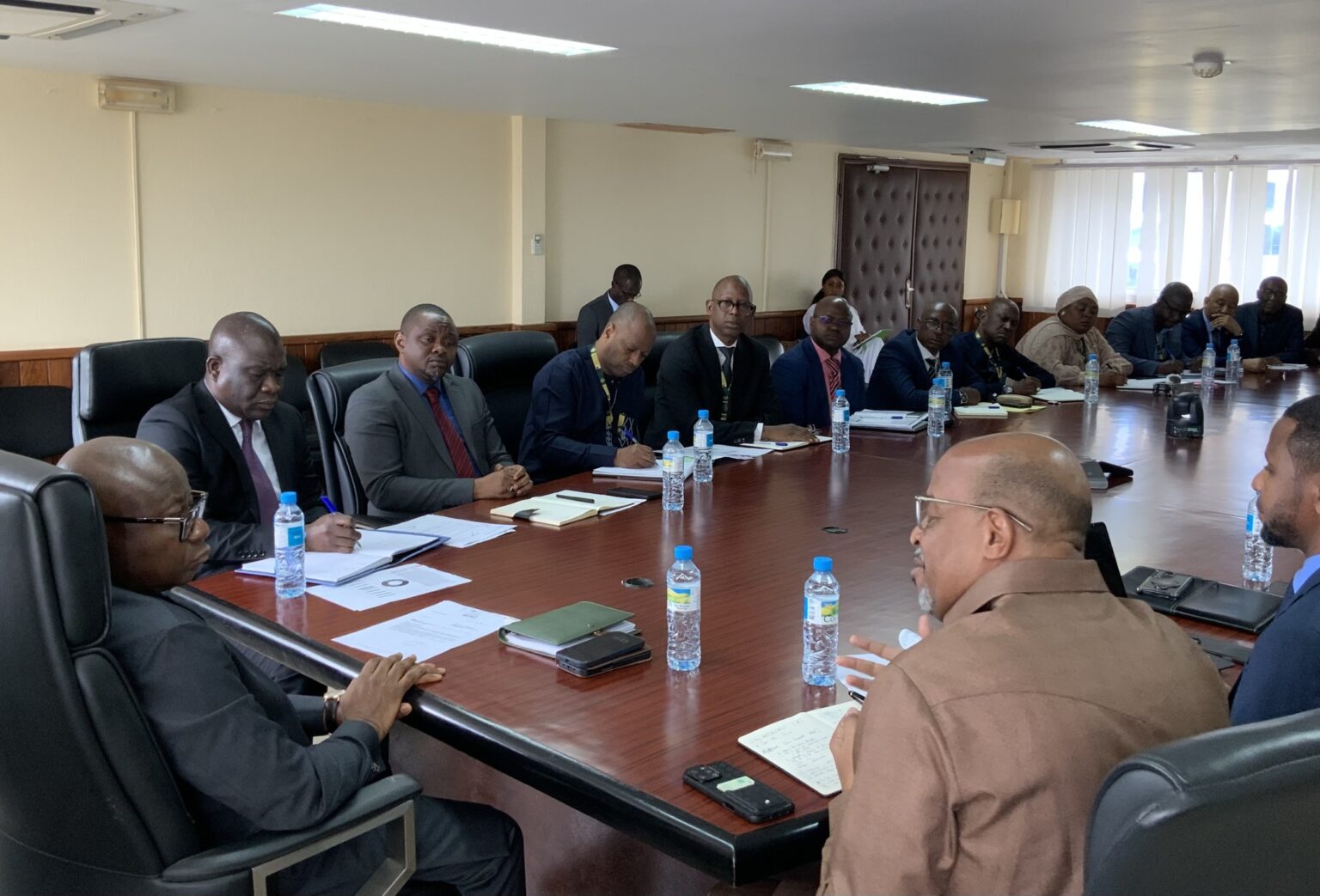 Rencontre entre la BCRG et l’APB sur les solutions à la crise du cash en Guinée