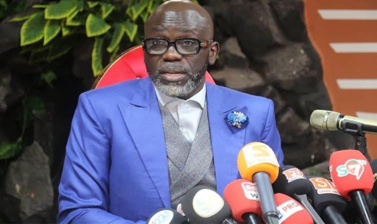 CHEIKH YÉRIM SECK : LE MAFIOSO DU MICRO (Par Maka N’denda Bah)